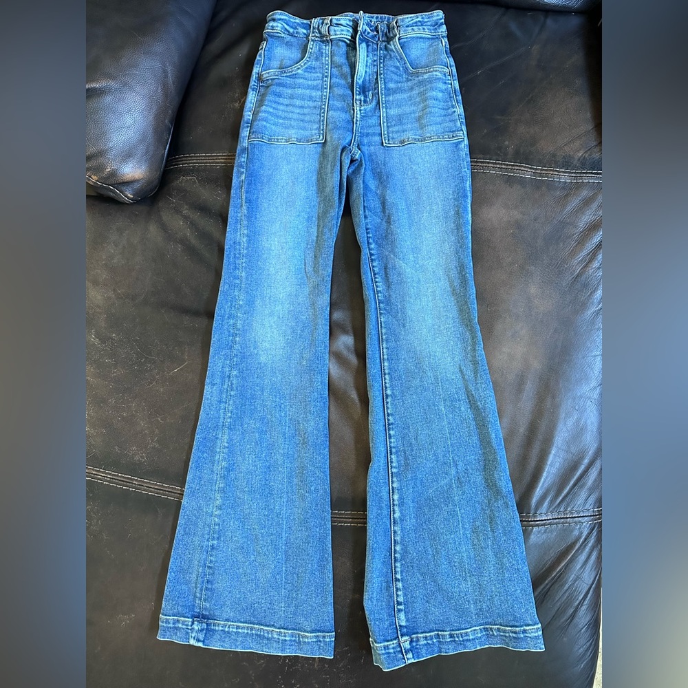 American Eagle Next Level Stretch Super Hi-Rise Flare Jeans Womens 2 Regular